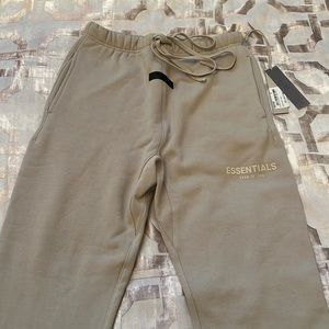 Authentic NWT Essentials Fear of God Relaxed sweatpants wheat